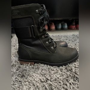 Sorel combat boots size 7.5